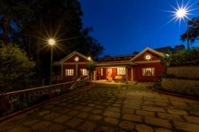 Отель The Red House  Ути